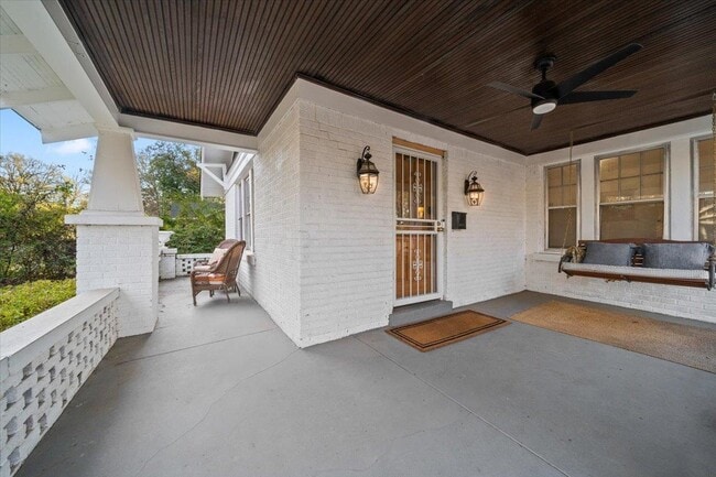 Photo - 401 Alexander St