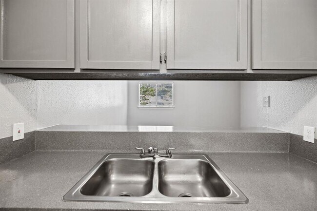 Photo - 805 S Center St Unidad 106