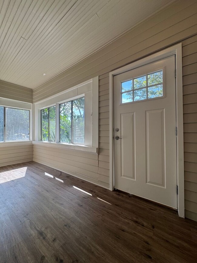 Photo - 513 E Walnut St