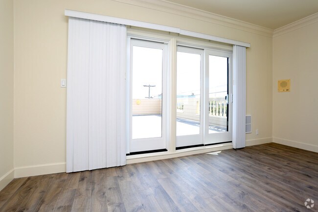 2HAB/2BA - Balboa Luxury Apartments