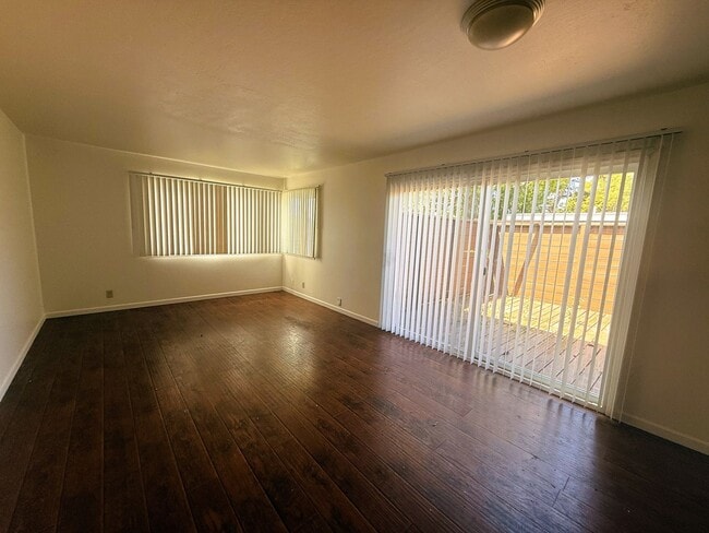 Building Photo - 2029-2035 Key Blvd Unit 2035