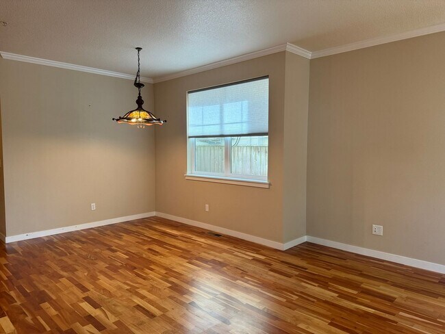 Photo - Modern Contemporary First-floor Condo located in Overlook neighborhood with Central A/C