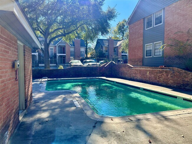 Photo - 2401 Sycamore Ave Unit C2