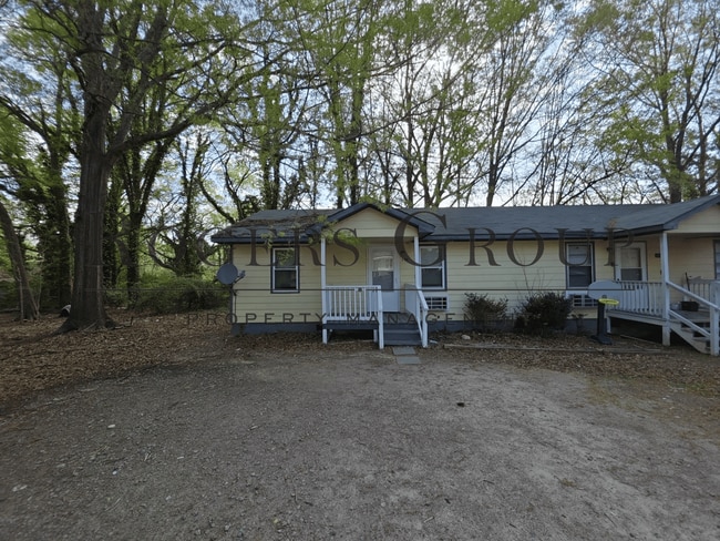Building Photo - #450 - 102-104 Carter St Duplex Unit 104 Carter St
