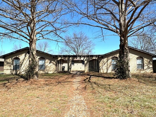 Building Photo - 109 Sieville Ave Unit 102