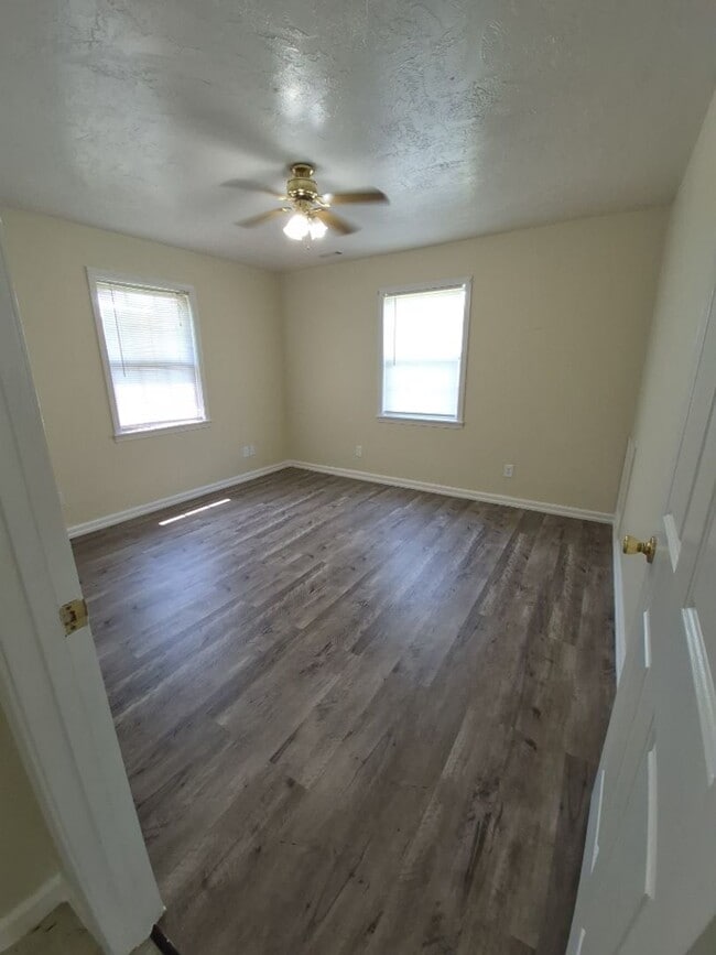 Photo - Piggott Duplexes Unit 1035 E Margaret St