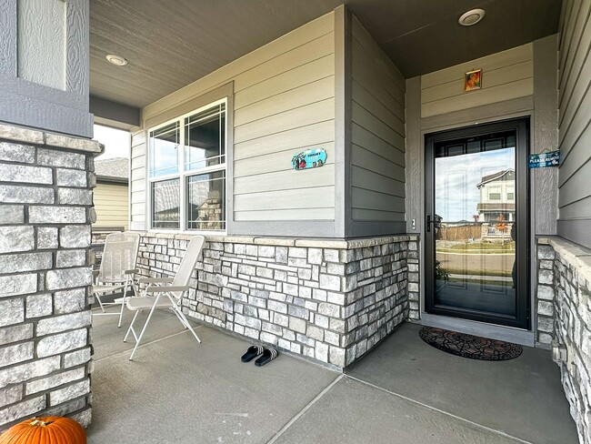 Photo - Almost Brand New Meadowlark 4bd 3.5ba home