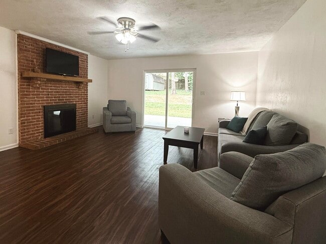 Photo - 4728 Pimlico Dr