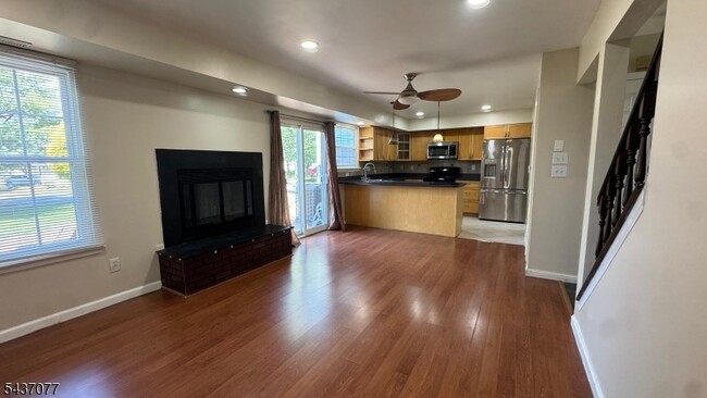 Photo - 371 Hawkshead Way