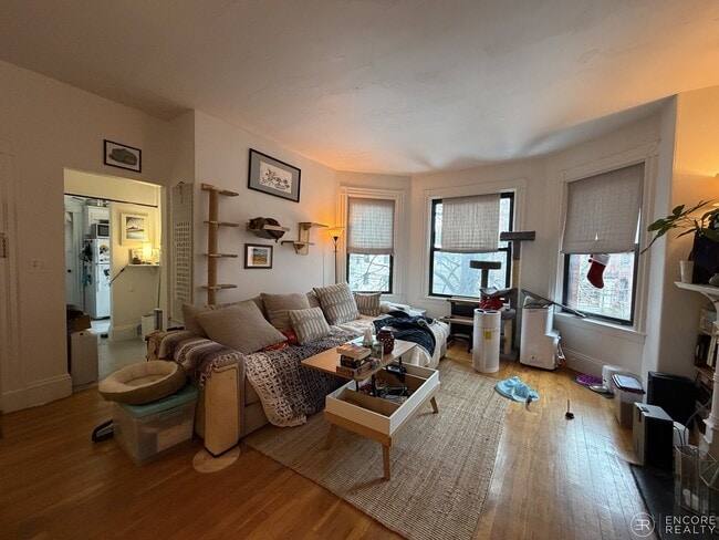 Photo - 16 Davis Ave Unidad #4