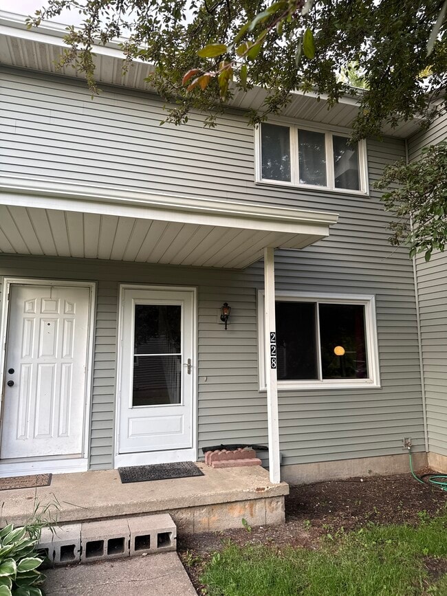 Building Photo - 228 Swanton Rd Unit 228 Swanton Rd
