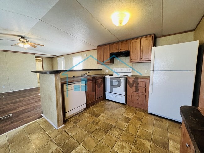 Photo - 303 Bryan St