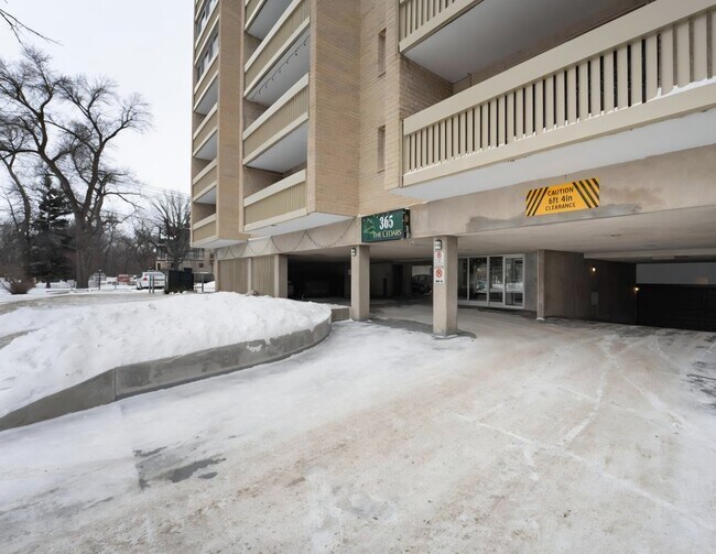 Photo - 365 Wellington Cres Unité 365 The Cedar