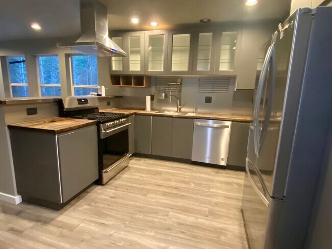 Photo - Modern meets private on Harstine Island!