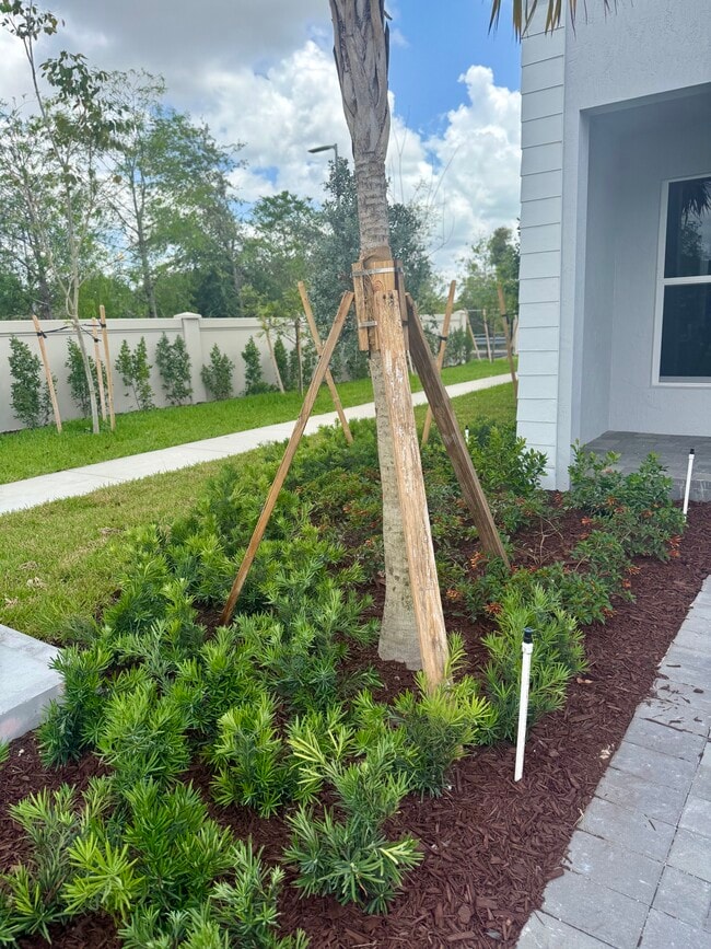 Photo - 18402 SW 2nd St