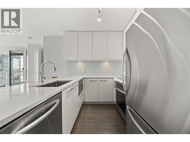 Photo - 668 Columbia St Unit 1011