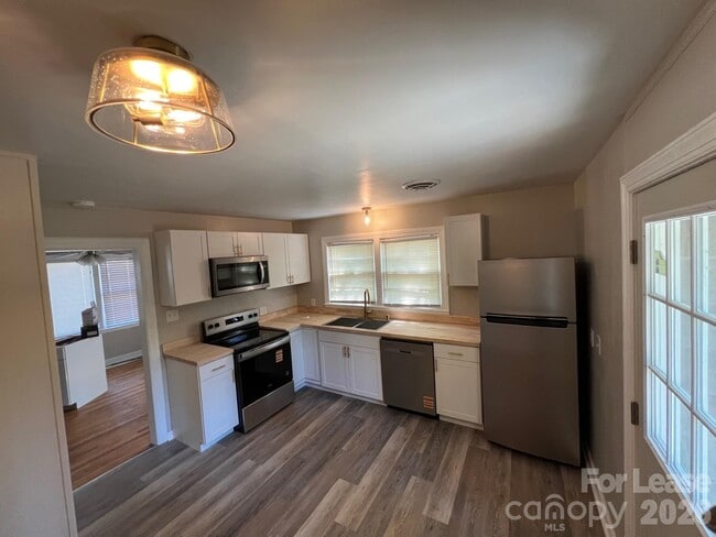 Photo - 307 S Merritt Ave