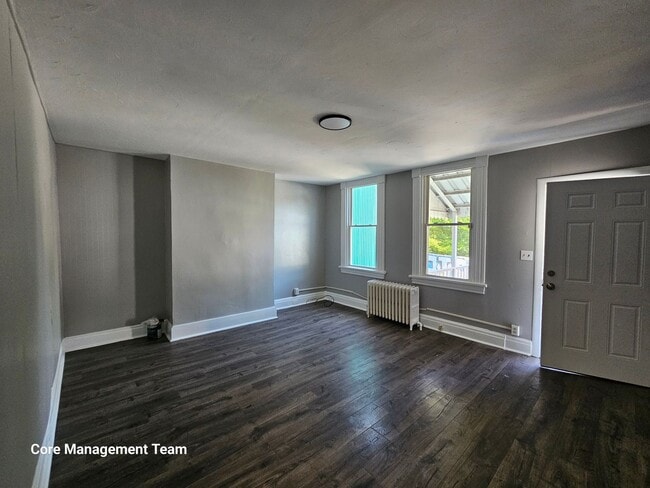 Photo - Update 2 bedroom House for Rent