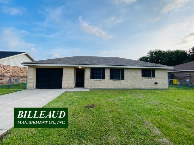 Building Photo - 120 Sis Ln