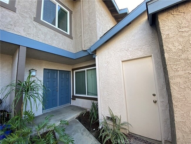 Photo - 20130 Village Green Dr