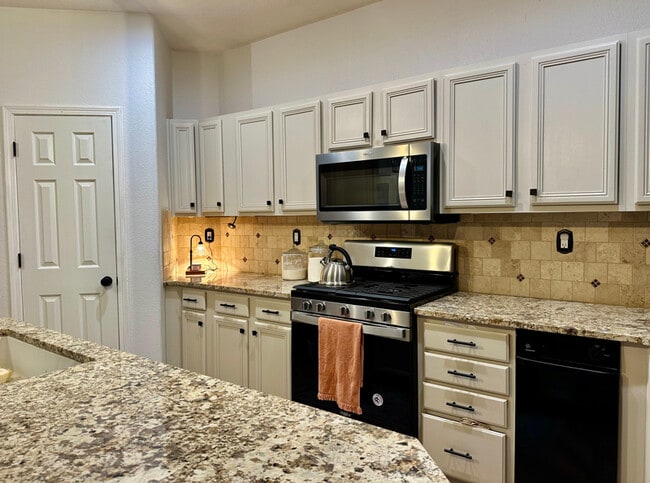 Photo - 10215 Marin Dr NW