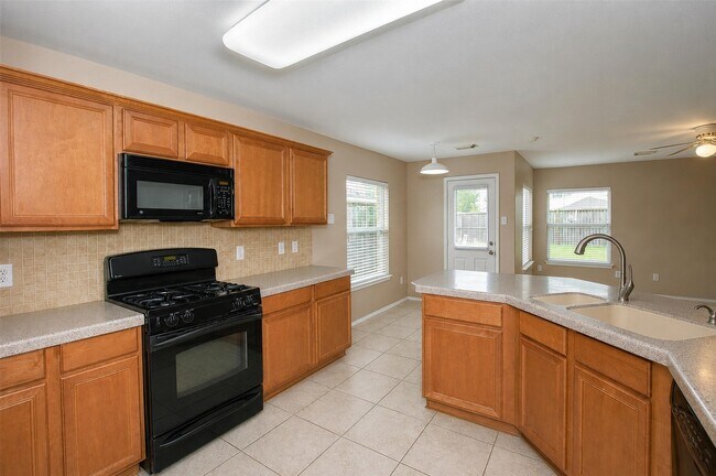 Photo - 4711 Buescher Ct