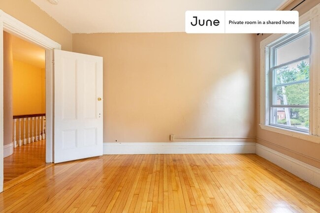 Photo - Room in Shared 6 bed/2 bath home Unit E