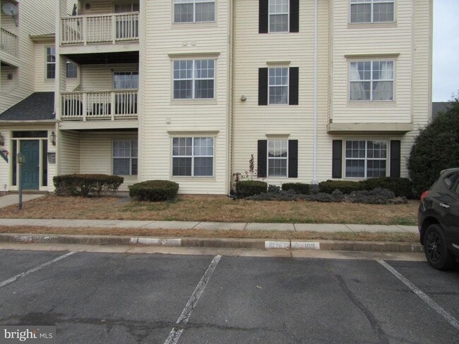 Building Photo - 11006 Koman Cir Unit 104