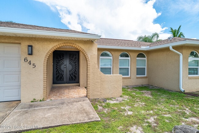Photo - 645 Caiman St