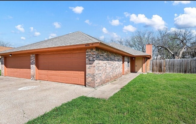 Photo - 6630 Parkview Ln Unit 6630 Parkview Drive