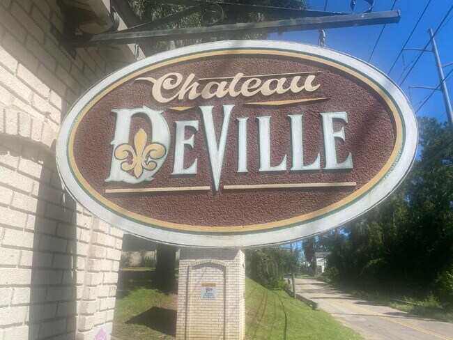 Photo - Gorgeous 2 Bedroom 1.5 Bathroom Condo With Stunning Flooring! AMAZING DEAL. Unit #124