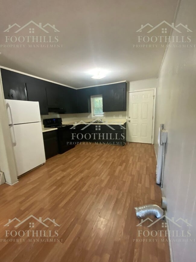 Photo - 202 Kennemore St