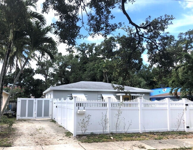 Building Photo - Charming & Private Furnished 1/1 in Croiss... Rental