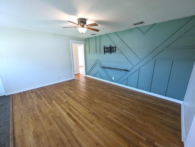 Photo - 114 Ridgewood Ave
