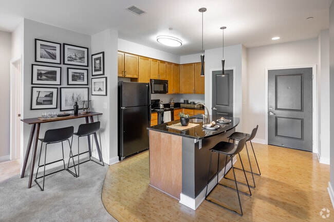 2BR, 2BA - 1117SF