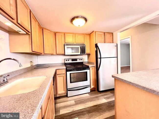 Photo - 10123 Prince Pl Unit 304-10A