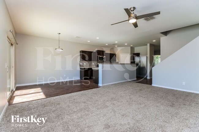 Photo - 38137 La Paz St