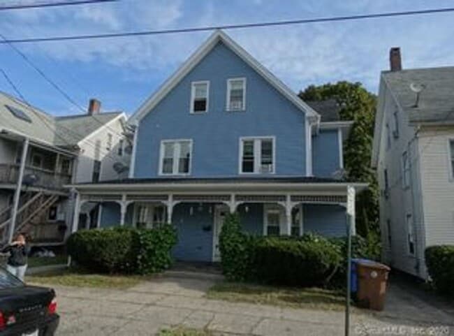 Building Photo - 571-573-573 Howe Ave Unit 1FL