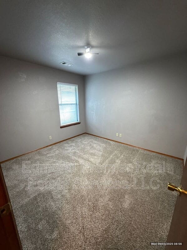 Photo - 1708 Louis Scott St