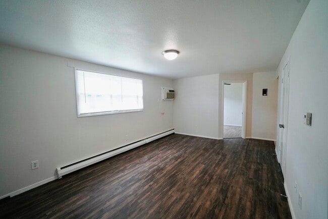 Photo - 615 W Bennett St