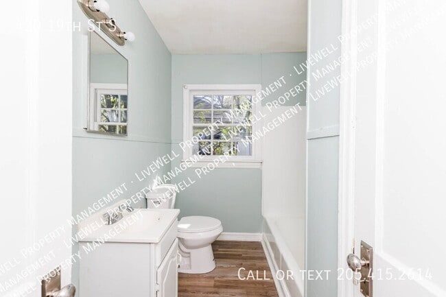 Building Photo - 420 19th St S