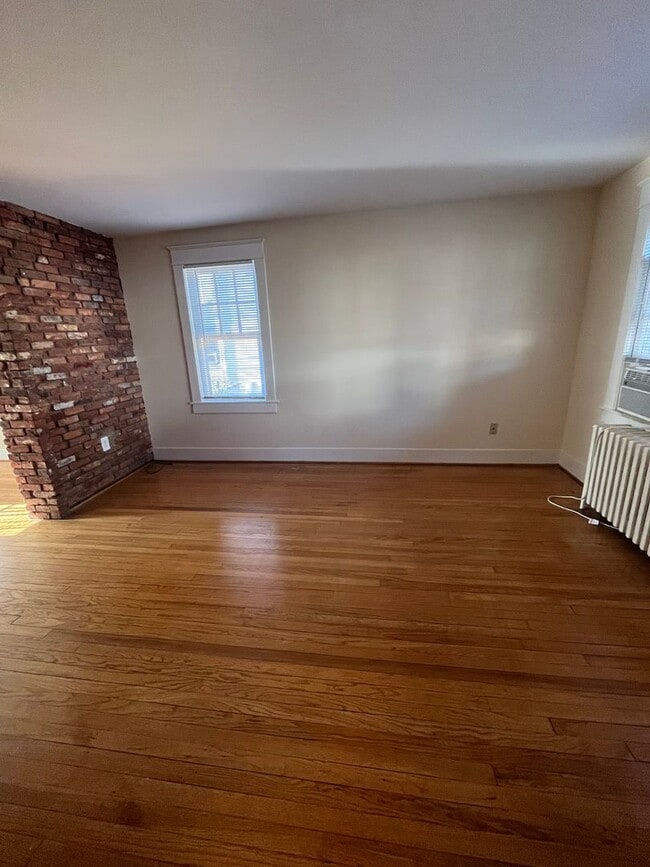 Photo - 113 E Spring St