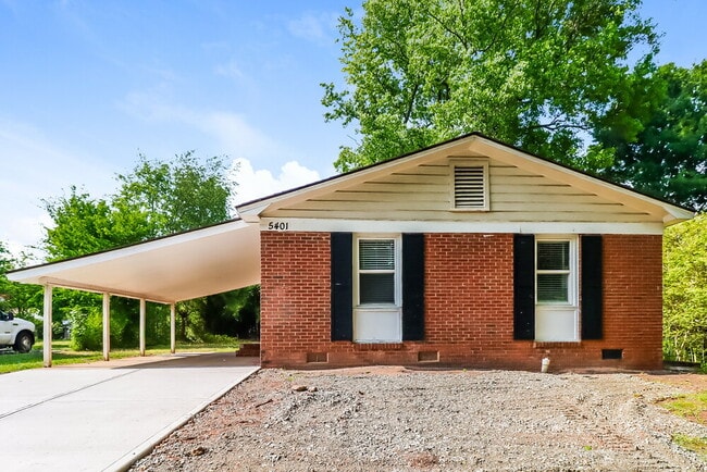 Building Photo - 5401 Snow White Ln