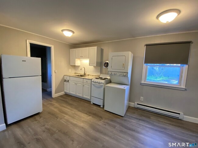 Photo - 54 Monroe St