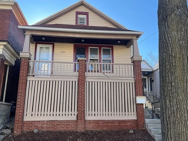 Building Photo - 1025 E Land Pl