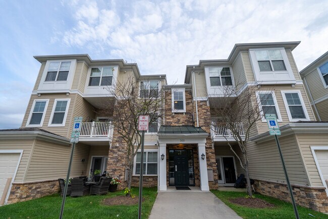 Exterior de la Fase III - Harborside Village Apartments