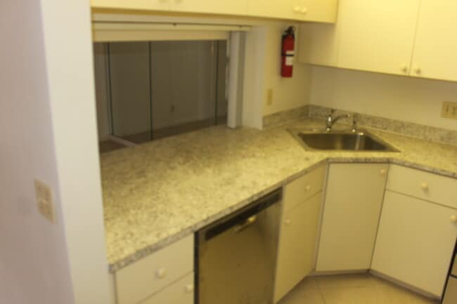 Building Photo - 3401 Bridge Ave Unit POINT PARK CONDO
