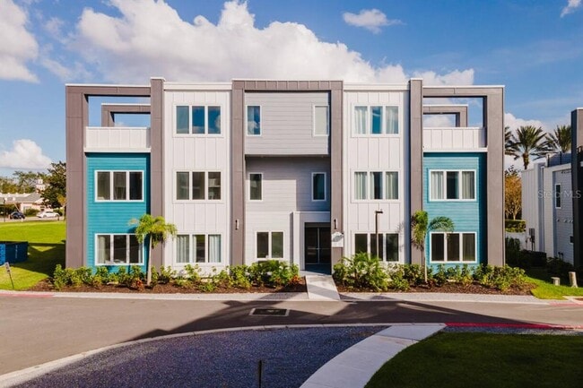 Building Photo - 7760 Sandy Ridge Dr