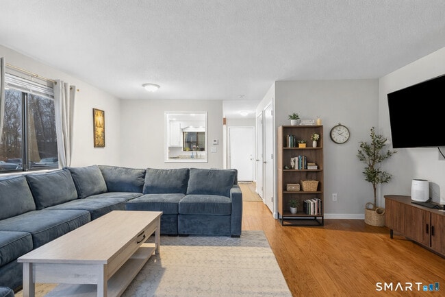 Photo - 9 Avon Ct Unit 9