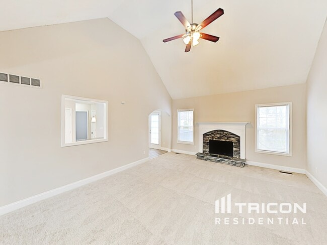 Photo - 718 Creekridge Ct